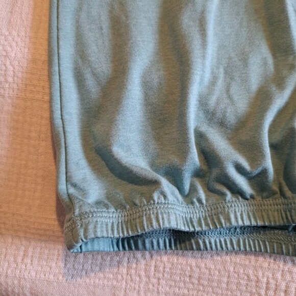 Runway girls size large or 12/14 hooded long sleeved shirt quick dry - Picture 2 of 7